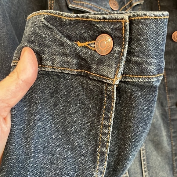 Levi’s Strauss Gold Men’s Jacket Medium Causal Cotton Blue Distressed Preppy - Picture 7 of 17